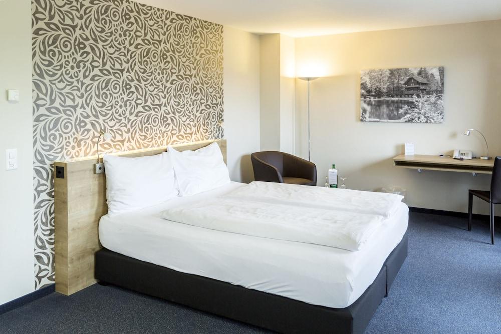 Aarau West Swiss Quality Hotel Oberentfelden Exterior photo